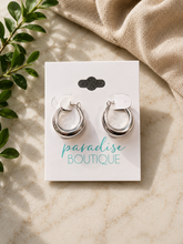 Load image into Gallery viewer, Kendra earrings
