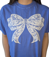 Load image into Gallery viewer, Lace Bow SS Crew

