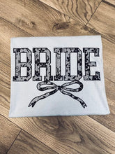 Load image into Gallery viewer, Bride bow ss crew
