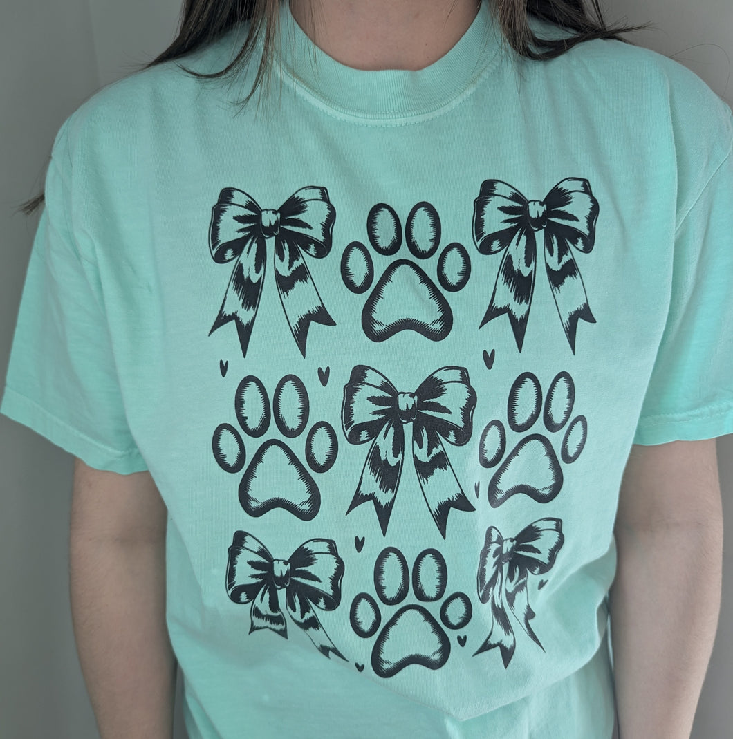Paw prints and bows SS crew